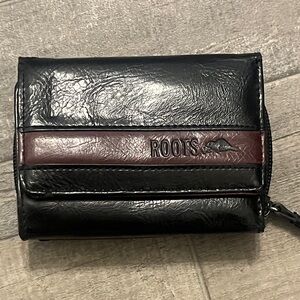 Roots Black Leather Wallet with Brown Stripe